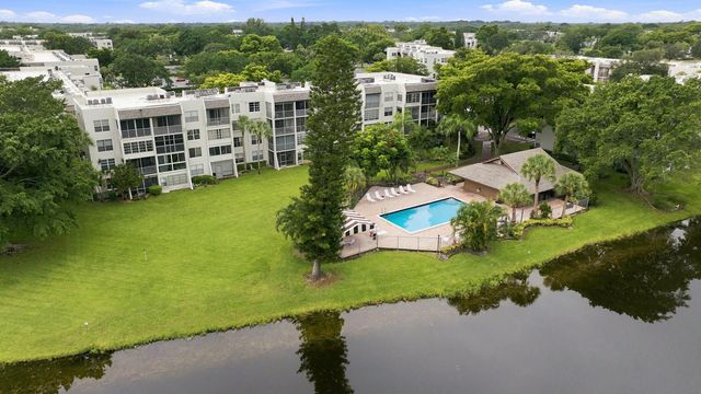 9440 POINCIANA Place 314, Davie, FL 33324