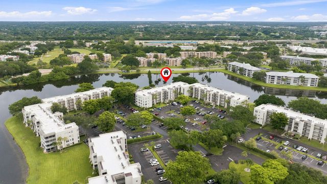 9440 POINCIANA Place 314, Davie, FL 33324