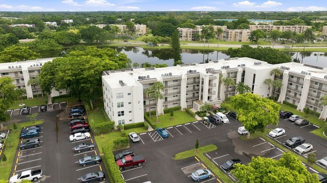 9440 POINCIANA Place 314, Davie, FL 33324
