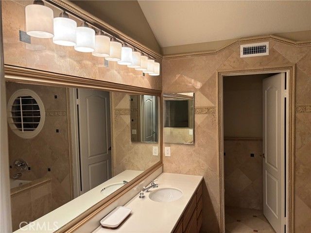 105 Bay Hill Drive, Newport Beach, CA 92660