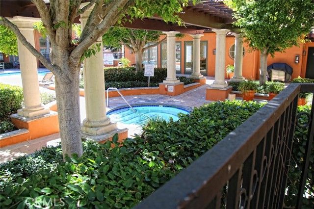 105 Bay Hill Drive, Newport Beach, CA 92660