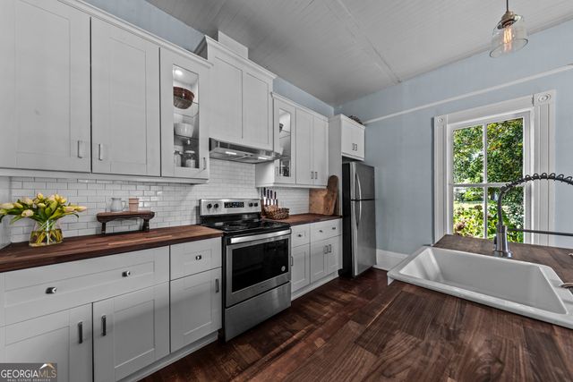 215 East Dixie Highway, Rutledge, GA 30663
