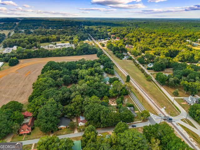 215 East Dixie Highway, Rutledge, GA 30663