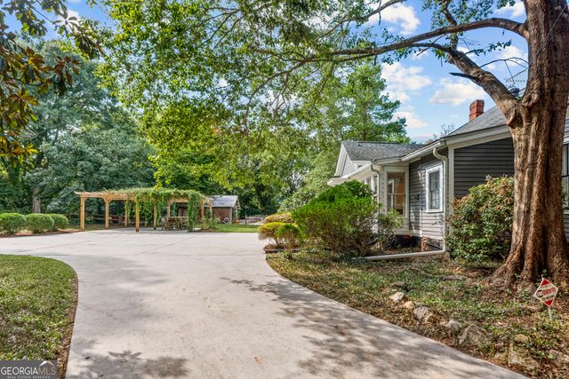 215 East Dixie Highway, Rutledge, GA 30663
