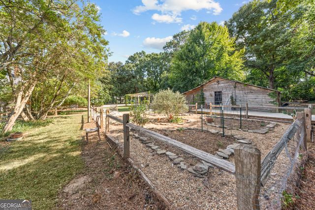 215 East Dixie Highway, Rutledge, GA 30663