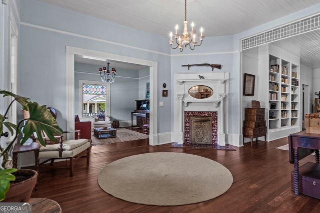 215 East Dixie Highway, Rutledge, GA 30663