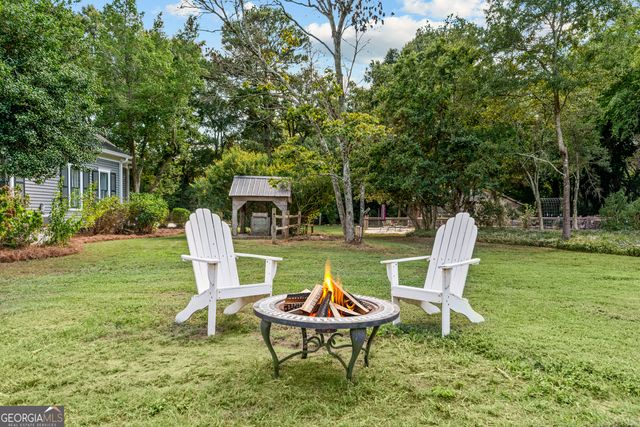 215 East Dixie Highway, Rutledge, GA 30663