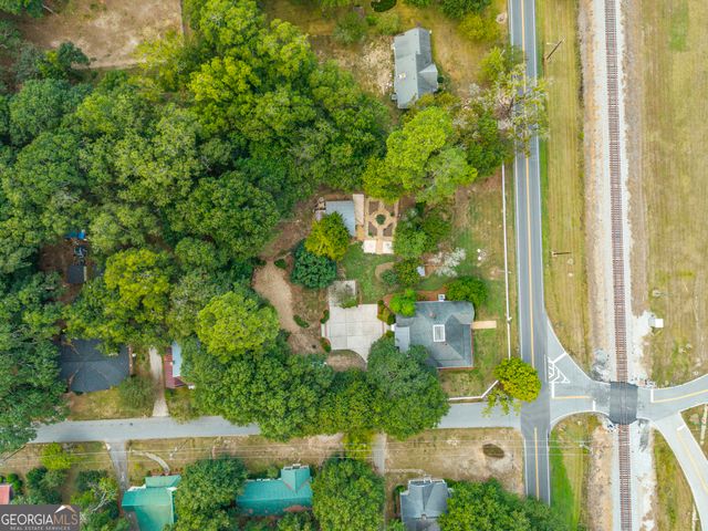 215 East Dixie Highway, Rutledge, GA 30663