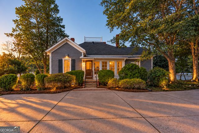 215 East Dixie Highway, Rutledge, GA 30663