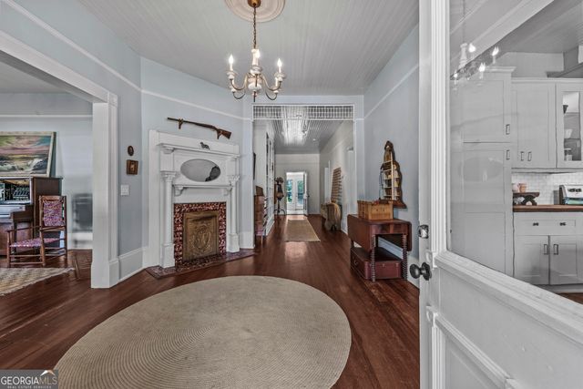 215 East Dixie Highway, Rutledge, GA 30663