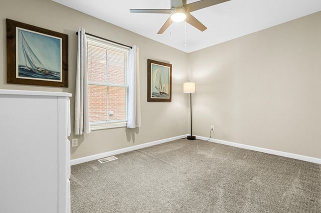 230 W 8th Street, Newport, KY 41071