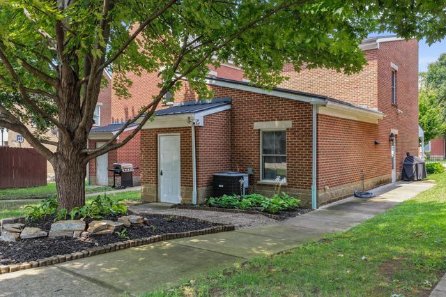 230 W 8th Street, Newport, KY 41071