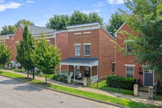 230 W 8th Street, Newport, KY 41071