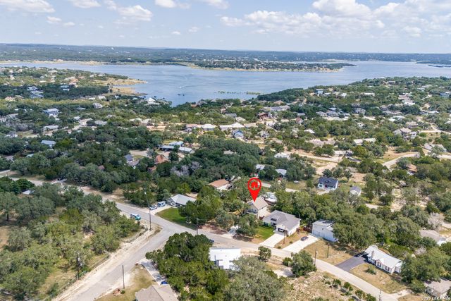 2619 Candlelight Dr, Canyon Lake, TX 78133