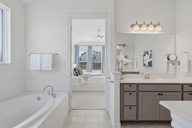 192 Crimson Sky CT, Dripping Springs, TX 78620