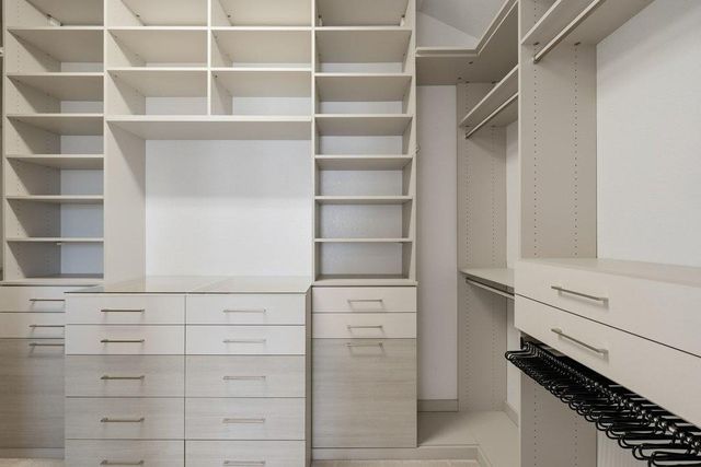 192 Crimson Sky CT, Dripping Springs, TX 78620