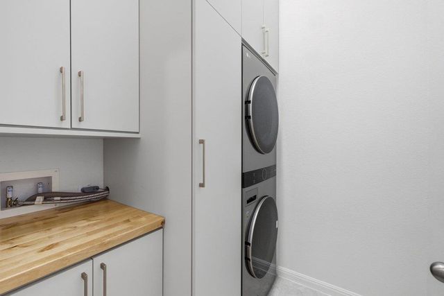 192 Crimson Sky CT, Dripping Springs, TX 78620