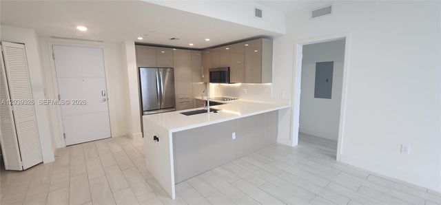2000 Metropica Way 2106, Sunrise, FL 33323