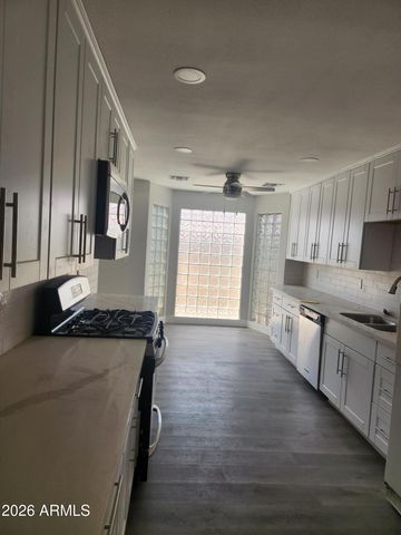 9025 N 14TH Drive, Phoenix, AZ 85021