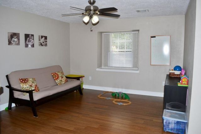 43 Hickory Oak Drive, The Woodlands, TX 77381