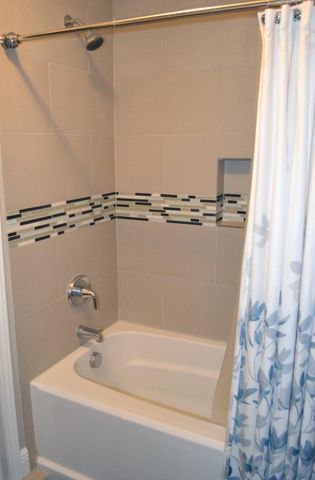 43 Hickory Oak Drive, The Woodlands, TX 77381