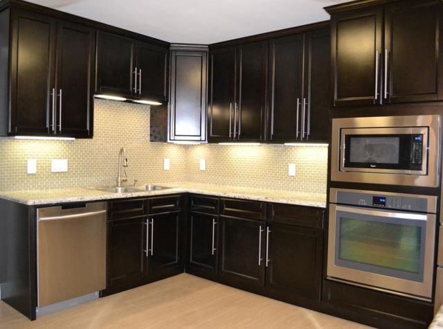 43 Hickory Oak Drive, The Woodlands, TX 77381