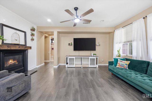 11206 Baltra Way, Bakersfield, CA 93306