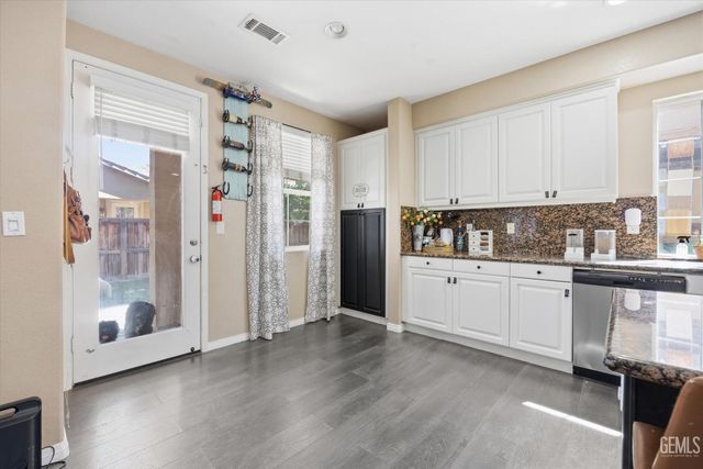 11206 Baltra Way, Bakersfield, CA 93306
