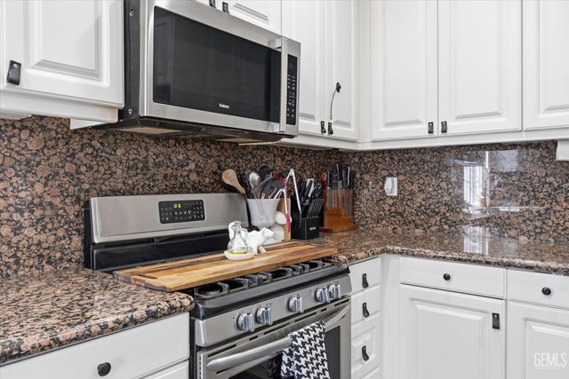 11206 Baltra Way, Bakersfield, CA 93306