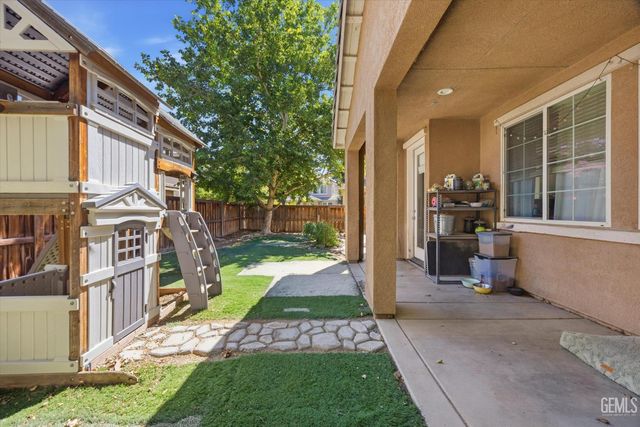 11206 Baltra Way, Bakersfield, CA 93306