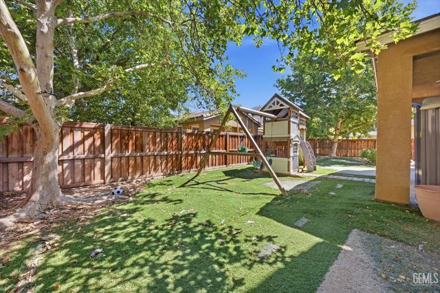 11206 Baltra Way, Bakersfield, CA 93306