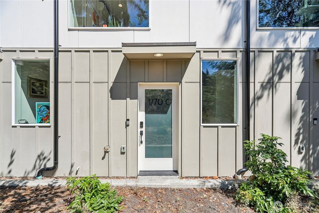 1770 C 14th Avenue S, Seattle, WA 98144
