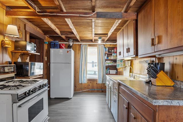22-24 Perkins Avenue, Hampton, NH 03842