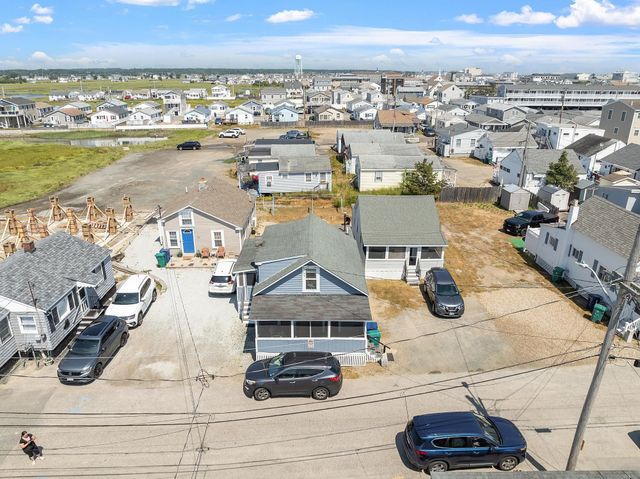 22-24 Perkins Avenue, Hampton, NH 03842