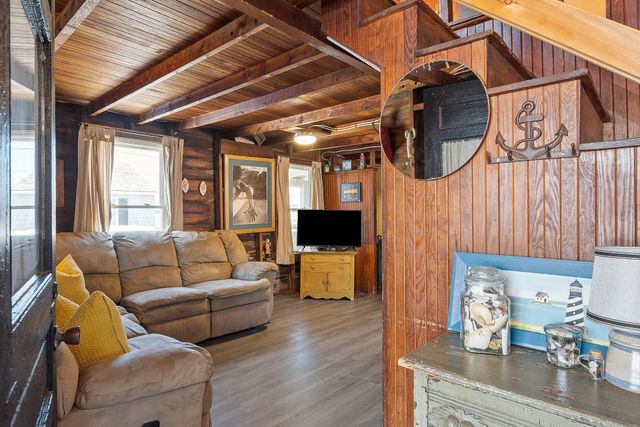22-24 Perkins Avenue, Hampton, NH 03842