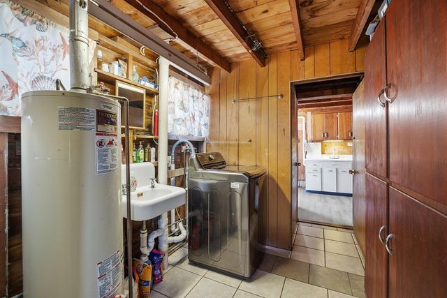 22-24 Perkins Avenue, Hampton, NH 03842