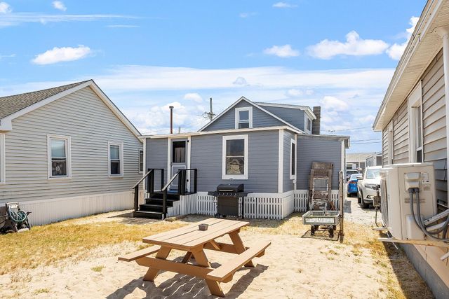 22-24 Perkins Avenue, Hampton, NH 03842