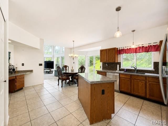 813 Arlington Glen Drive, Fenton, MO 63026