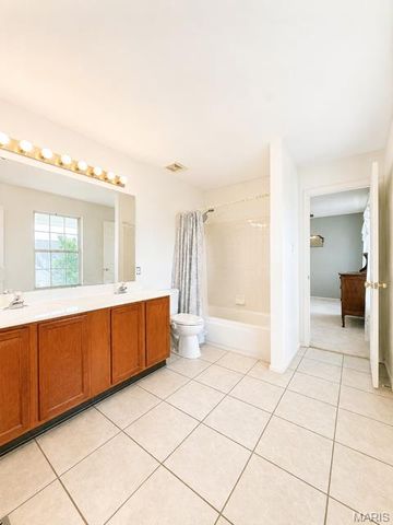 813 Arlington Glen Drive, Fenton, MO 63026