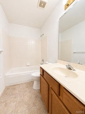 813 Arlington Glen Drive, Fenton, MO 63026