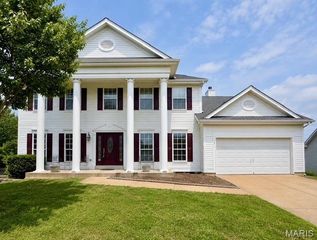 813 Arlington Glen Drive, Fenton, MO 63026