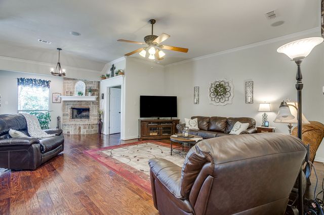 205 Niki Road, Paradise, TX 76073