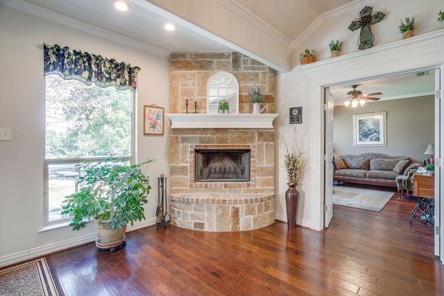 205 Niki Road, Paradise, TX 76073