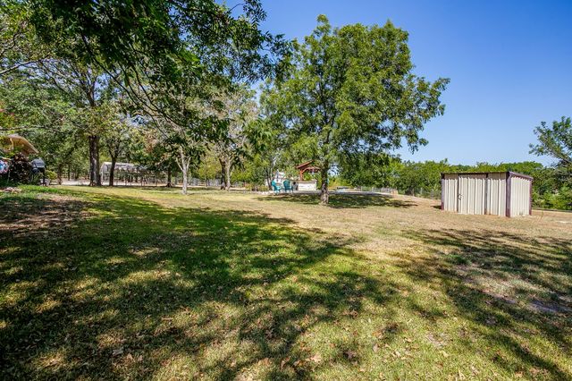 205 Niki Road, Paradise, TX 76073