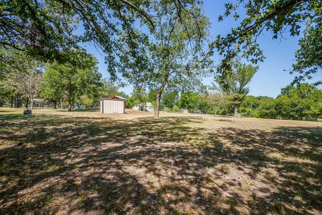 205 Niki Road, Paradise, TX 76073