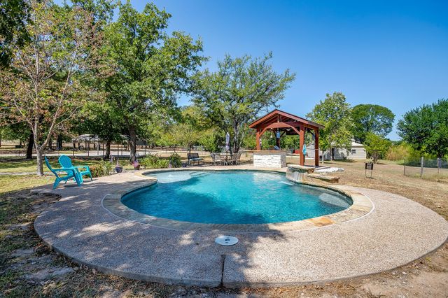 205 Niki Road, Paradise, TX 76073