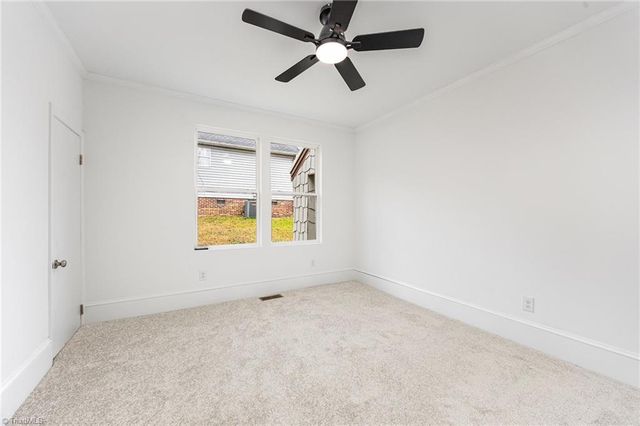 8 school Street, Thomasville, NC 27360