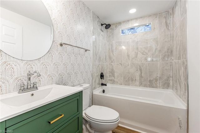 8 school Street, Thomasville, NC 27360