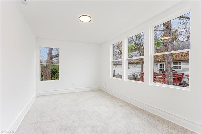 8 school Street, Thomasville, NC 27360