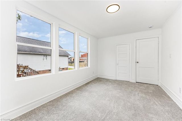 8 school Street, Thomasville, NC 27360